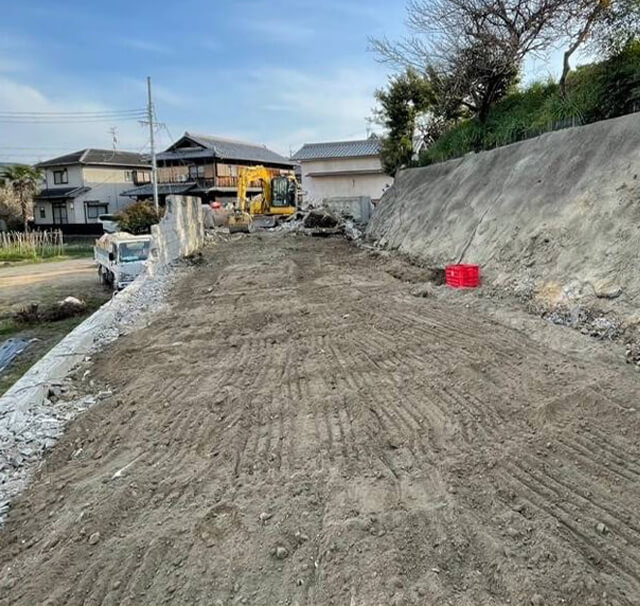 大阪府河内長野市木造及軽量鉄骨解体撤去工事