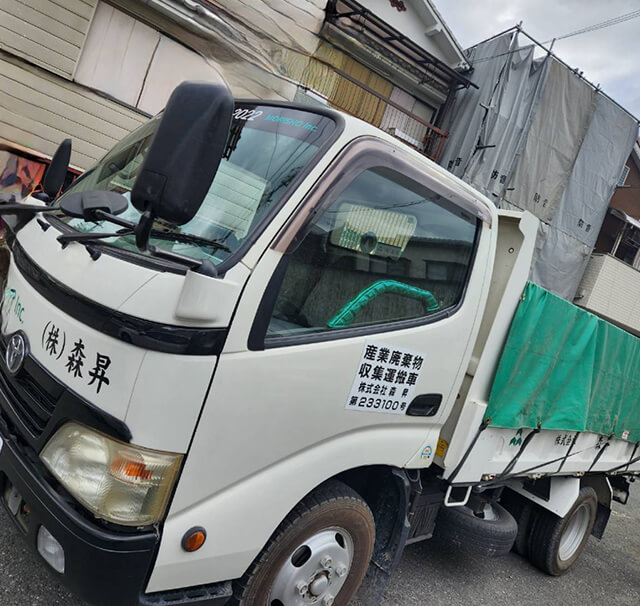 大阪府某市木造家屋3階建外壁石綿LV3除去処分