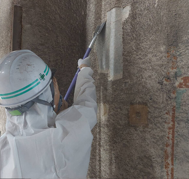 九州某処理センターLV1内部天井・壁アスベスト除去工事